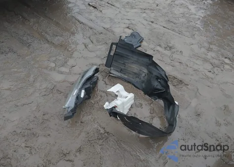 2018 Toyota Corolla Le from USA, damaged, VIN 5YFBURHE2JP806558